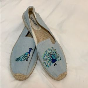 Soludos peacock flat